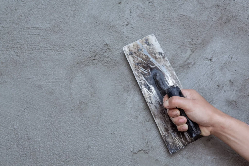Painting (Interior and Exterior) Pressure washing Restoration/Plastering (Incluir stucco) Sheet Rock Custom Molding Wallpaper Installation & Removal Tapping Skim Coating Spraying / Staining